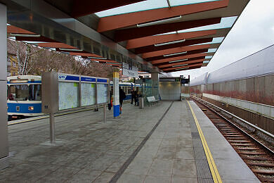 U-Bahnhof Freimann mit ausrückender U3 U-Bahnhof Freimann mit ausrückender U3