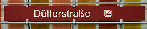 Stationsschild Dülferstraße Stationsschild Dülferstraße